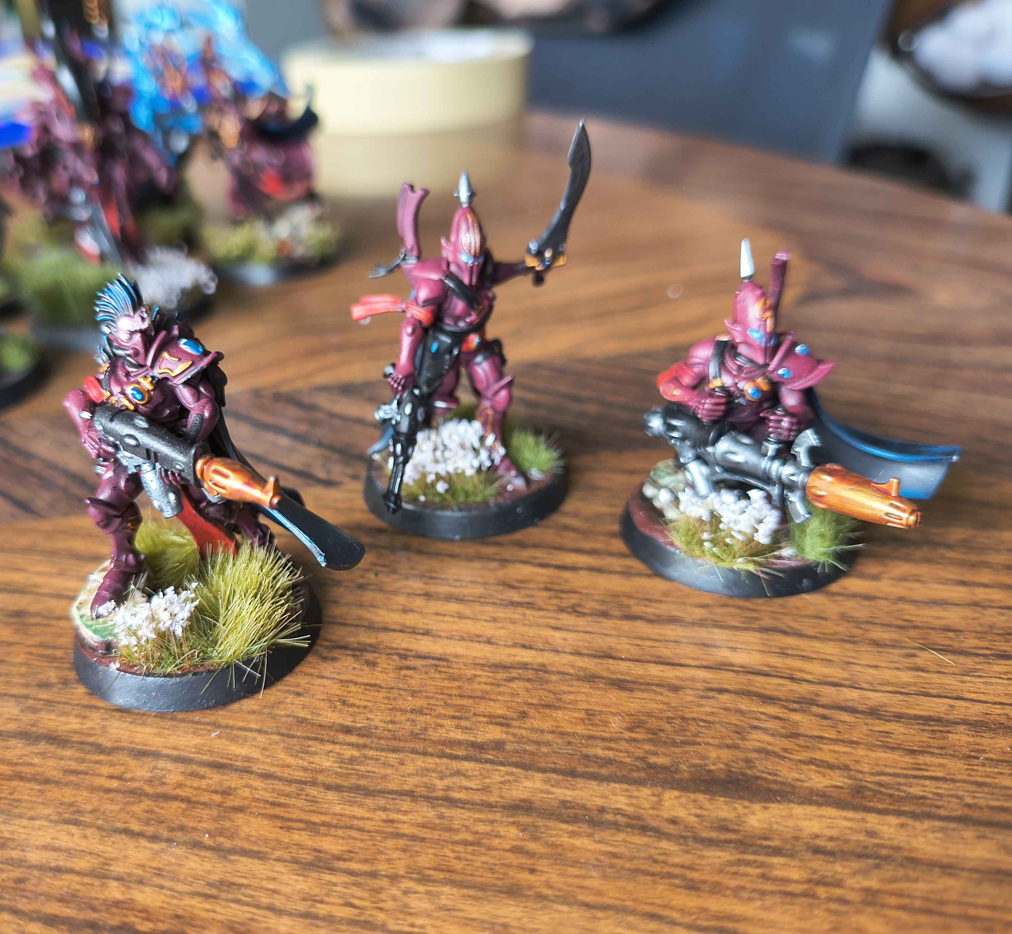 image of three eldar corsairs